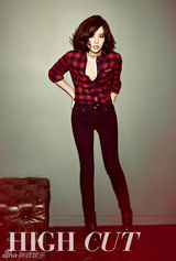 高清图：金载沅赵允熙袒胸露乳沙发上缠绵