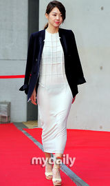 组图：张赫等出席娱乐公司合作协议签署仪式