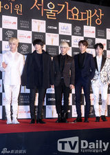 组图：少时等热爆首尔歌谣大奖 EXO大赢洒泪