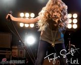 高清组图：泰勒-斯韦福特代言牛仔裤 秀美腿身材窈窕