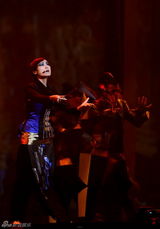 组图：李宇春北京开唱 歌迷高喊你好漂亮