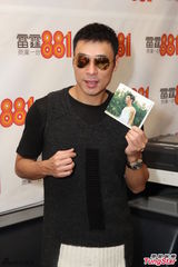 组图：许志安求婚要有惊喜 郑秀文独爱肌肉安仔