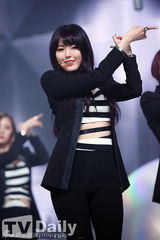 组图：Rain复出霸气夺冠 东方神起帅气回归