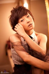 高清幻灯：苏岩全新温暖写真 展现小女人幸福