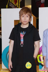 组图：阿信望潮服进军欧美 想不出最强竞争对手