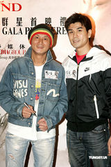 幻灯：《苏乞儿》香港首映 醉拳街舞表演向八爷致敬