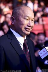 花絮组图：电影节章子怡左右逢源 杨千嬅似睡着