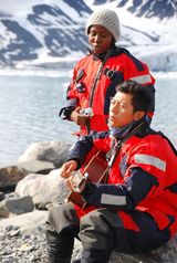 组图：胡海泉为公益赴北极  呼吁拯救“白色家园”