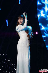 组图：邓丽君诞辰60周年演唱会 群星亮相致敬