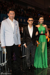 组图：徐帅亮相北京电影节 绿色透视裙惊艳全场