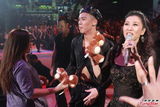组图：叶倩文一家三口合唱 林青霞素颜到场欣赏