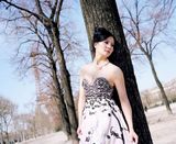 组图：陶红欧洲时尚写真清新淡雅 流露真实美感