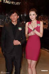 组图：熊黛林和张震优雅代言 拒谈男友郭富城