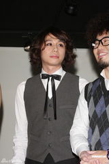 组图： 赖琳恩为独立乐团八三夭站台 大秀事业线