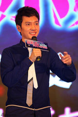 组图：《好好的》定档 冯绍峰倪妮遇事开会解决