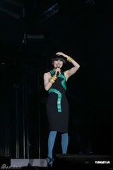 组图：郑秀文澳门开演双亲捧场 陈奂仁卢凯彤任嘉宾