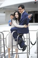 组图：成龙新戏《绝地逃亡》戛纳发布