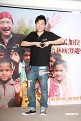 幻灯图：庾澄庆重返孟加拉国 见证资助儿童计划