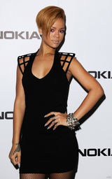 幻灯：蕾哈娜伦敦献唱 劲歌热舞掀翻布里斯顿学院