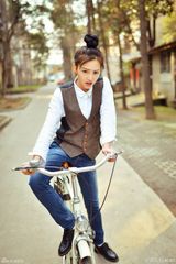 组图：武大女神生活美照 长发飘逸清新自然