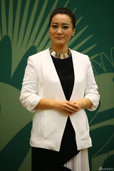 独家：谭晶产后首亮相身材苗条 助阵世界杯开票