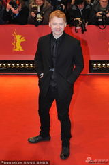 组图：《查理必死》导演弗莱德里克激吻拉博夫