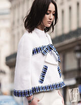 高清图：周迅青春大片追逐梦想自由跳跃