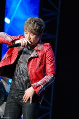 高清组图：神话李玟雨北京会歌迷劲歌热舞