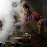 组图：张歆艺《大河儿女》曝厨娘剧照获赞