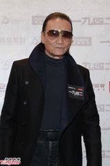 组图：冯小刚徐帆携《一九四二》香港首映