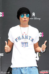 组图：周杰伦被问订婚笑而不答 与昆凌游夏威夷