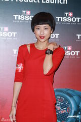 组图：徐濠萦笑言因陈奕迅个唱欠下票债