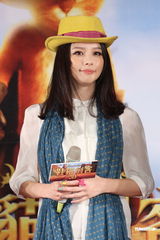 组图：徐若瑄首次挑战男声配音望40岁前结婚