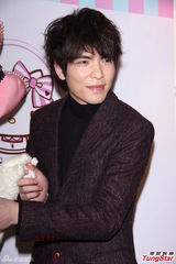 组图：萧敬腾自导MV 烦恼求婚创意盼从简