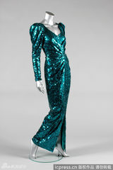 组图：戴妃生前10套经典礼服拍出800万天价