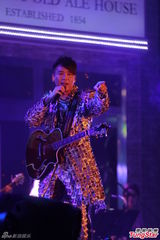 组图：陶喆个唱致敬梅艳芳 两人曾因音乐结缘