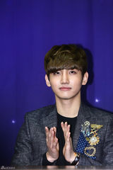 高清组图：姜虎东携昌珉宣传《月光王子》