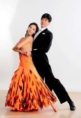 高清组图：《与星共舞》曝海报 女星尴尬露赘肉