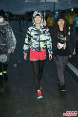 组图：桂纶镁凤小岳出席活动相约夜跑