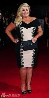 组图：英国家电视奖星光璀璨 蕾丝爆乳风情万种