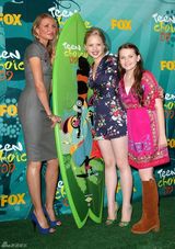 高清组图：卡梅隆-迪亚兹穿灰色改良旗袍亮相颁奖礼