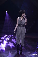 组图：《劲歌金曲》录影 泳儿钟舒漫郑融齐现身