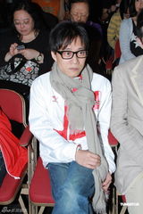 组图：达明一派25周年纪念个唱 相隔8年再踏红馆