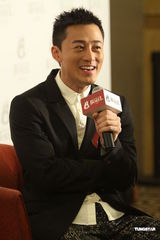 组图：林峰不回应感情问题 期待和刘德华合作