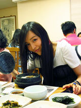 组图：张静初工作花絮照曝光 韩国游上演美食诱惑