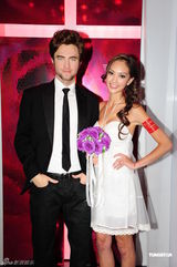 组图：Jessica C.蜡像揭幕 大赞男友是理想对象