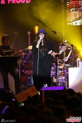 组图：张惠妹开唱力挺同志吸万人入场