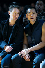 冯绍峰彭于晏巴黎秀场PK 时尚型男别样性感(图)