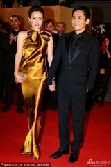 组图：梁朝伟夫妇戛纳走红毯 刘嘉玲金裙气场足