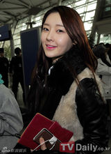 组图：韩团f(x)与miss A等亮相机场赴吉隆坡